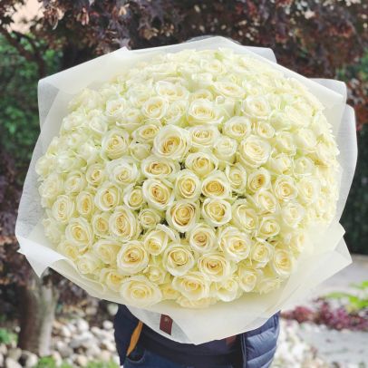 100 White Roses Bouquet
