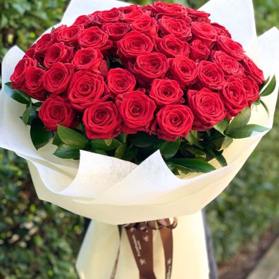 50 Red Naomi Roses Bouquet Valentine's Day 